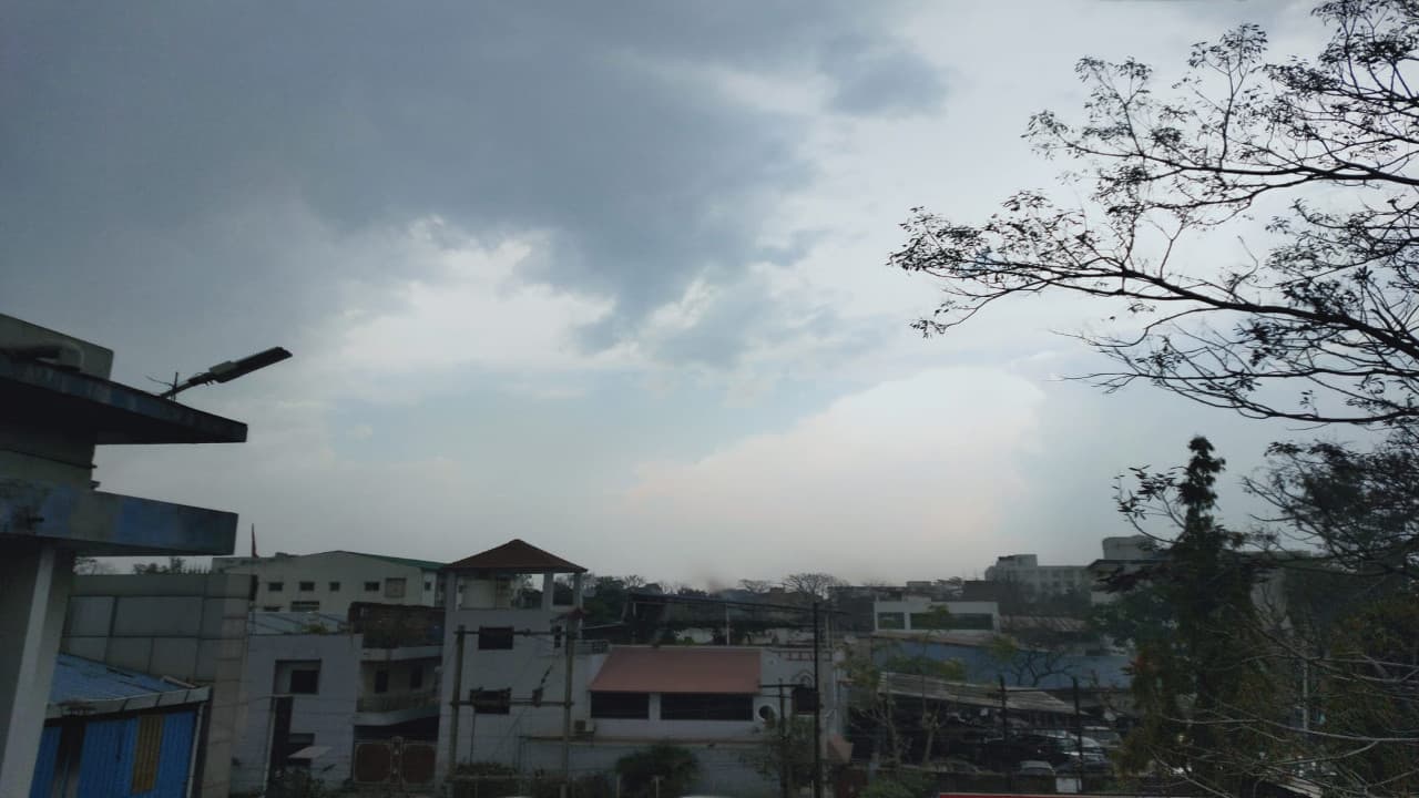 बिहार में बारिश को लेकर मौसम विभाग का अलर्ट, उमस भरी गर्मी से मिलेगी राहत, जानें अपने शहर का हाल