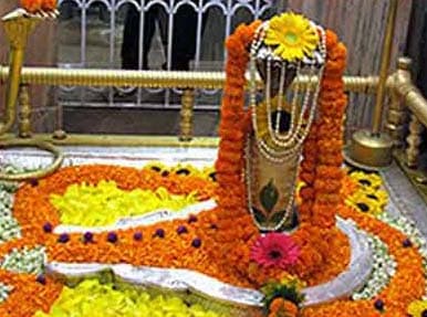 नाग पंचमी पर पहाड़ी मंदिर में विशेष पूजा-अर्चना