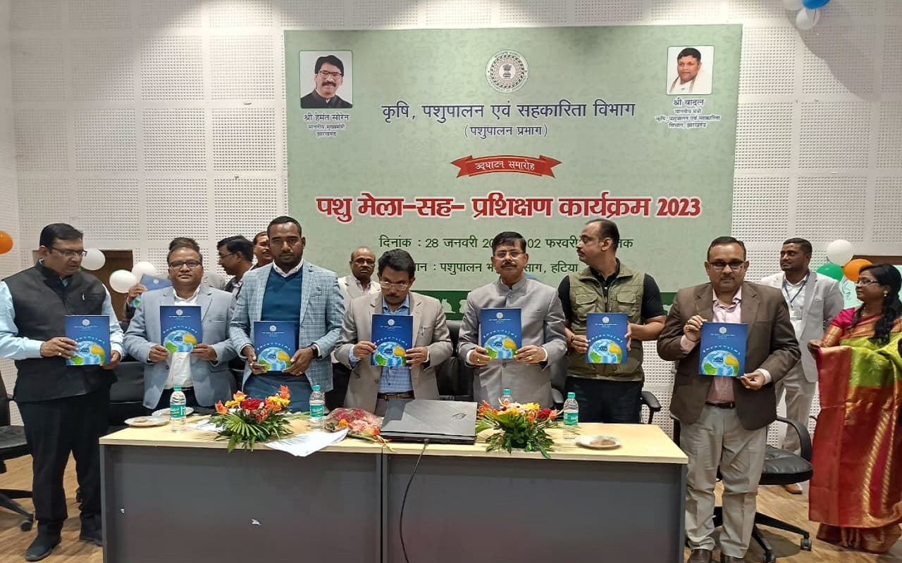 झारखंड में गोमुक्तिधाम का शिलान्यास, कृषि मंत्री बादल पत्रलेख ने की घोषणा, जल्द बनेगा पशुपालन विश्वविद्यालय