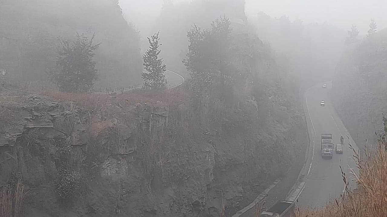 Jharkhand Weather News: घने कोहरे से छाया कुजू कोयलांचल,रांची-पटना सहित अन्य मार्गों में वाहनों पर पड़ा प्रभाव