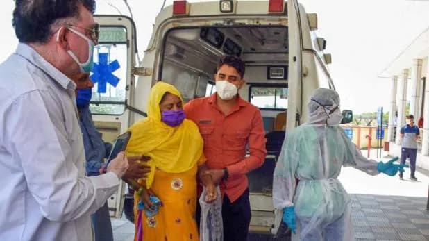 Bengal Corona Update: पांचवें चरण के मतदान से पहले बंगाल में कोरोना 'बलास्ट', 24 घंटे में 20 की मौत, करीब 4900 नए केस