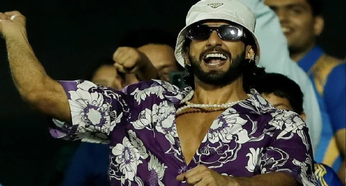 Ranveer Singh IPL 2022: रोहित शर्मा ने जड़ा छक्का तो खुशी से उछल पड़े रणवीर सिंह, वायरल हो रहा ये VIDEO