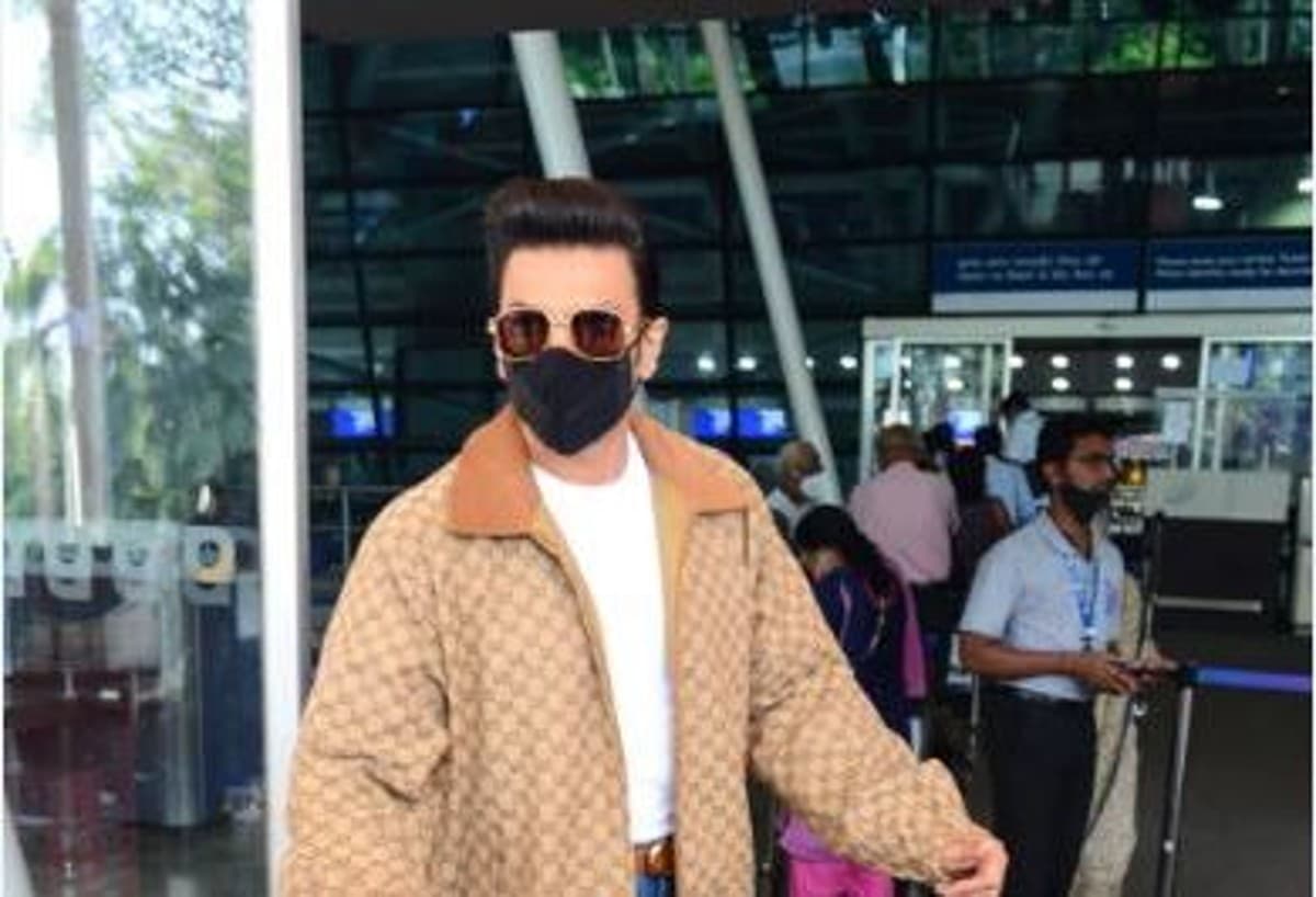 Ranveer Singh: करोड़ों की संपत्ति के मालिक हैं रणवीर सिंह, एक फिल्म के लिए इतना ज्यादा करते हैं चार्ज