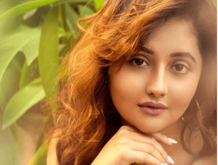 डीप नेक ड्रेस में रश्मि देसाई दिखी बेहद ग्लैमरस, लेटेस्ट फोटोशूट में एक्ट्रेस की अदाओं पर फैंस का आया दिल