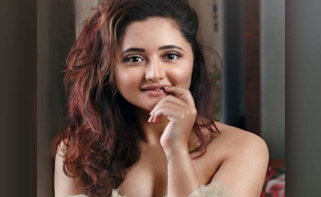 रश्मि देसाई ने शेयर की ये खूबसूरत तसवीर, 'नागिन' एक्‍ट्रेस के सवाल का लोग दे रहे ऐसा जवाब