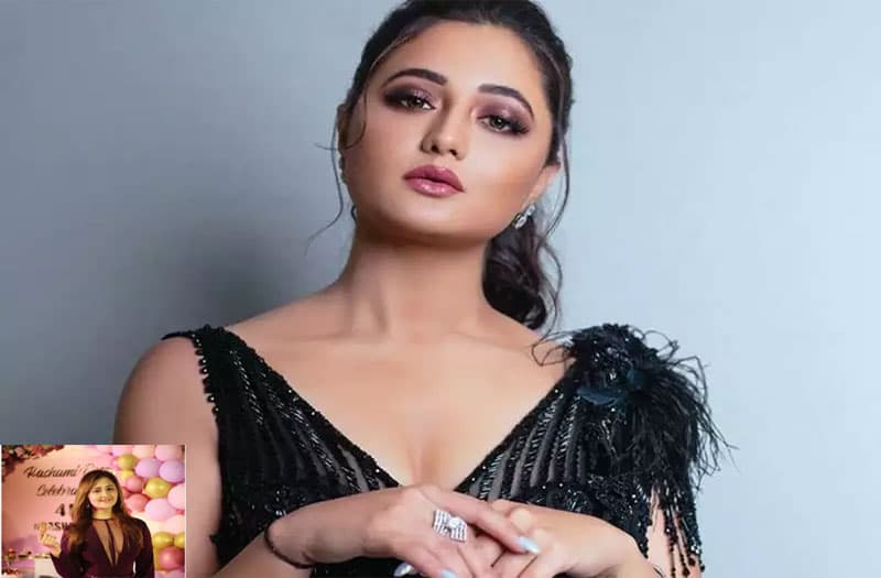 रश्मि देसाई ने इंस्टाग्राम पर 4 मिलियन फॉलोवर होने की खुशी में शेयर कर दी ऐसी तस्वीर, नागिन एक्ट्रेस के फैंस करने लगे ये फरमाइश