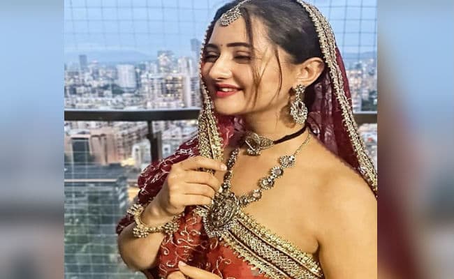 Rashami Desai Bday: जब नदी किनारे रश्मि देसाई ने किया था ऐसा जबरदस्त डांस, VIDEO हो रहा अब वायरल