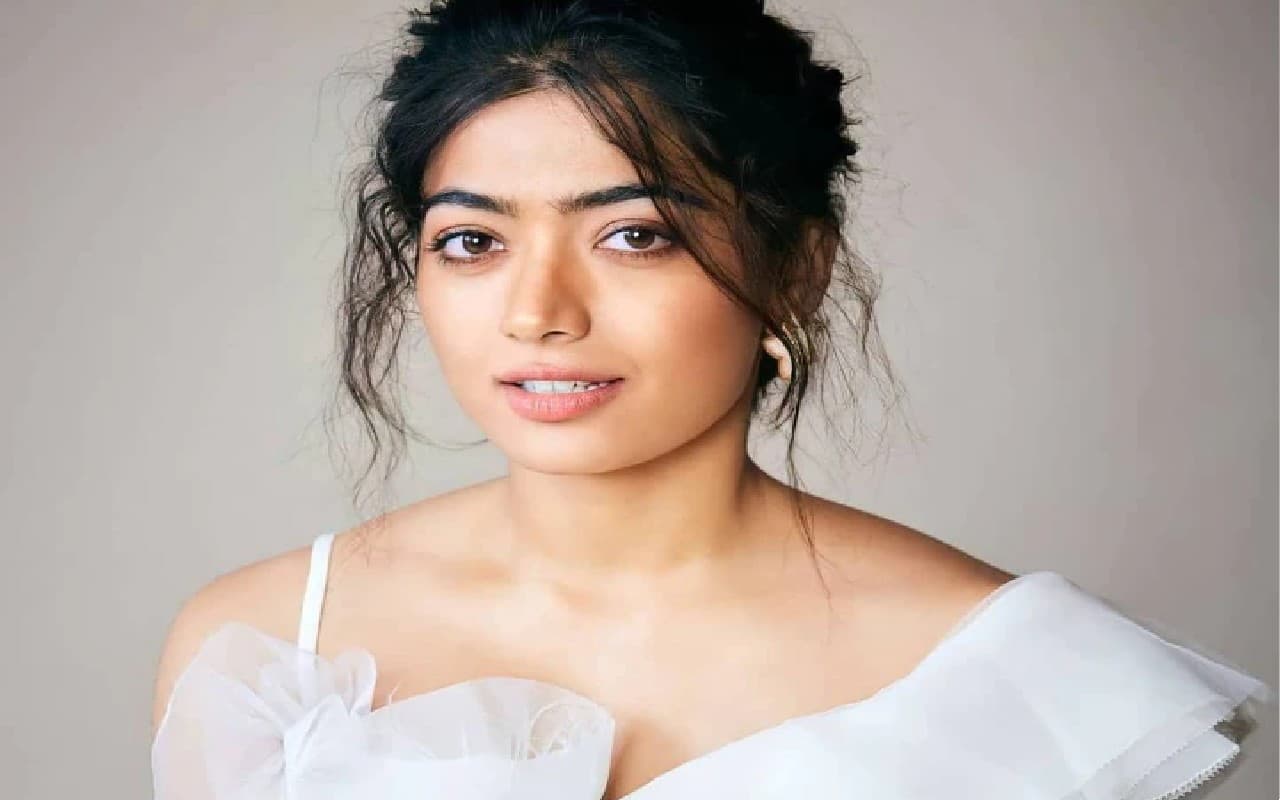 सिद्धार्थ रॉय कपूर के ऑफिस के बाहर स्पॉट हुई Rashmika Mandanna, फैंस बोले- कौन सी फिल्म की है तैयारी?