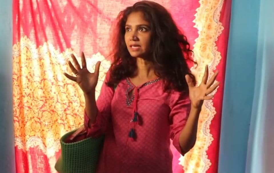 Lockdown : गांव में फंसी रतन राजपूत, नहाने के लिए बाथरूम नहीं, VIDEO शेयर कर इन लोगों लगाई फटकार