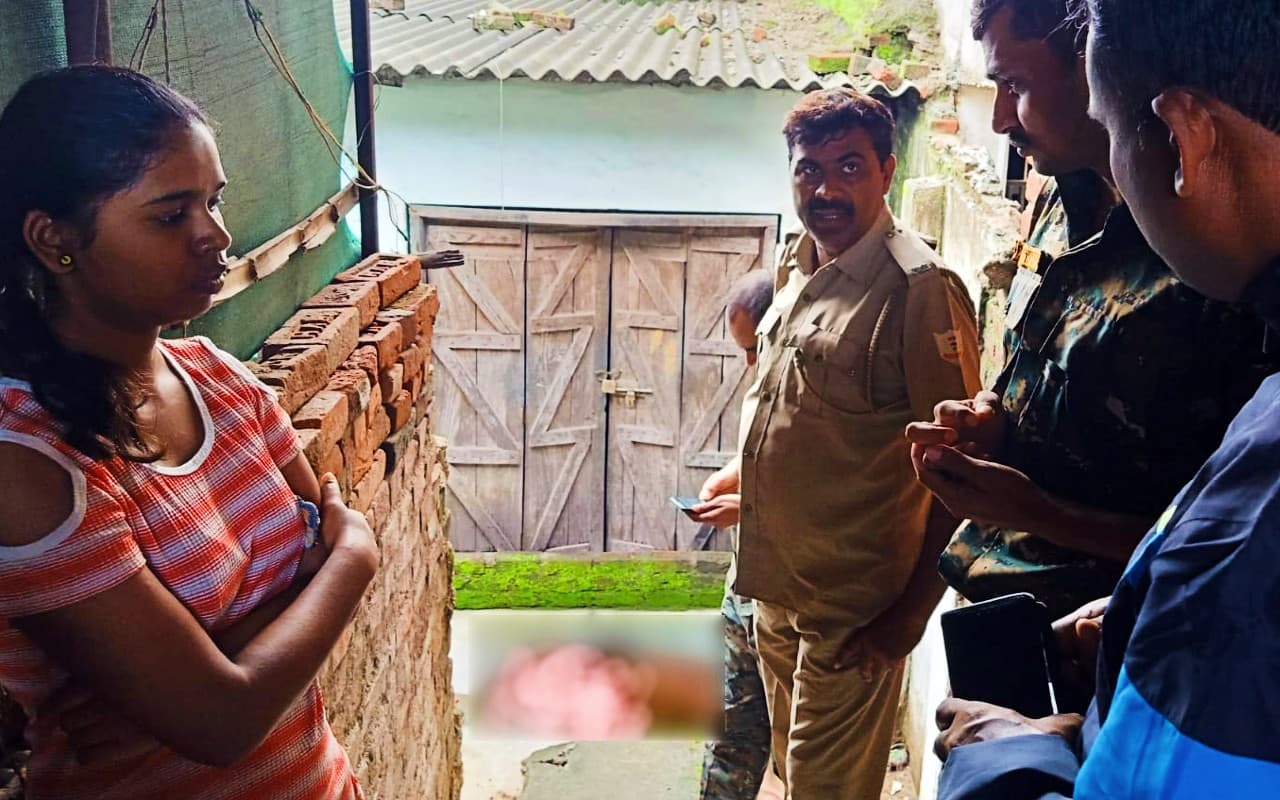 Ranchi News Today: रांची के काठीटांड़ में एक आंगन में मिला नग्न शव, जांच में जुटी पुलिस