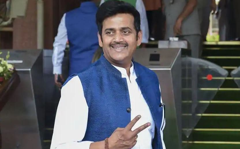 बिहार चुनाव 2020 : भाजपा के स्टार प्रचारकों की सूची से रवि किशन, शाहनवाज और राजीव प्रताप का नाम गायब, दो महिलाओं को मिली जगह