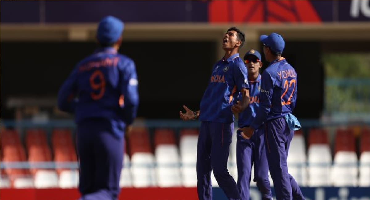 U19 World Cup 2022: हम गोली चलाकर देश सेवा करते हैं और बेटा गेंद डाल के, रवि की सफलता पर बोले फौजी पिता U19 World Cup 2022: हम गोली चलाकर देश सेवा करते हैं और बेटा गेंद डाल के, रवि की सफलता पर बोले फौजी पिता