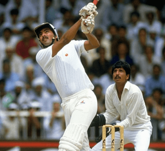 Happy Birthday Ravi Shastri: 6 छक्के लगाने वाले पहले भारतीय रवि शस्त्री का धौनी के साथ है अनोखा कनेक्शन, जानें उनकी लाइफ से जुड़ी खास बातें Happy Birthday Ravi Shastri: 6 छक्के लगाने वाले पहले भारतीय रवि शस्त्री का धौनी के साथ है अनोखा कनेक्शन, जानें उनकी लाइफ से जुड़ी खास बातें