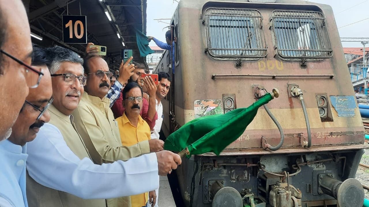 Religion Conversion : हिंदू छोड़कर इस्लाम या ईसाई धर्म अपनाया तो खत्म हो जायेगा आरक्षण,रविशंकर प्रसाद ने आज राज्यसभा में दी बड़ी जानकारी