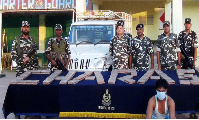 रक्सौल से SSB ने पकड़ी 20 करोड़ की चरस, सीवान में लग्जरी कार से जब्त हुआ एक करोड़ का गांजा