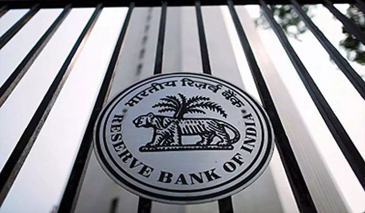 RBI ने कोटक महिंद्रा और इंडसइंड बैंक पर लगाया जुर्माना, जानें क्या रही वजह