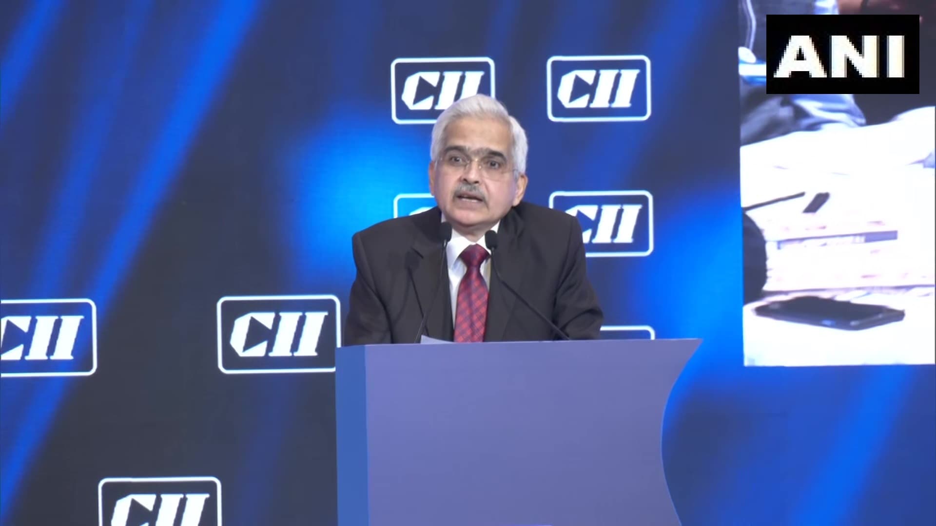 2000 का नोट बदलने में नहीं होगी कोई परेशानी, आरबीआई गवर्नर का दावा, ब्याज दर में वृद्धि पर दिया ये बड़ा बयान