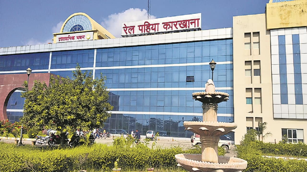 Bihar Corona News: रेल पहिया कारखाना के 10 कर्मी कोरोना पॉजिटिव, संक्रमितों में 1 पदाधिकारी भी शामिल