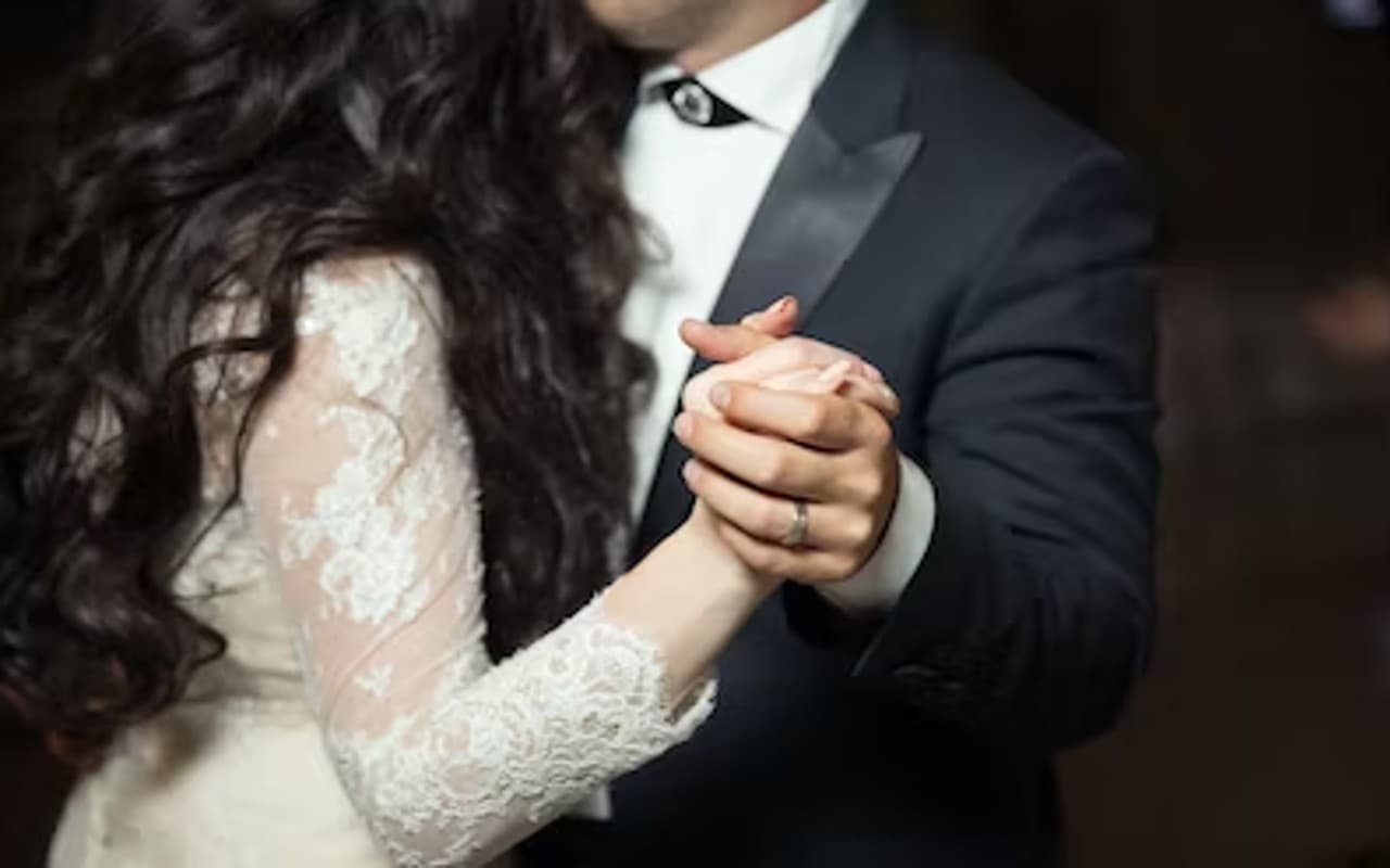 Relationship Tips: आपका पार्टनर आपको इग्नोर करे तो ऐसे आएं पेश, नहीं होगी अनबन