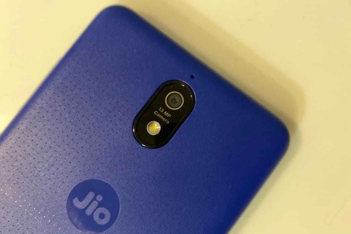 JIO का सबसे सस्ता स्मार्टफोन आता है इन खूबियों के साथ, देखें JIO का सबसे सस्ता स्मार्टफोन आता है इन खूबियों के साथ, देखें