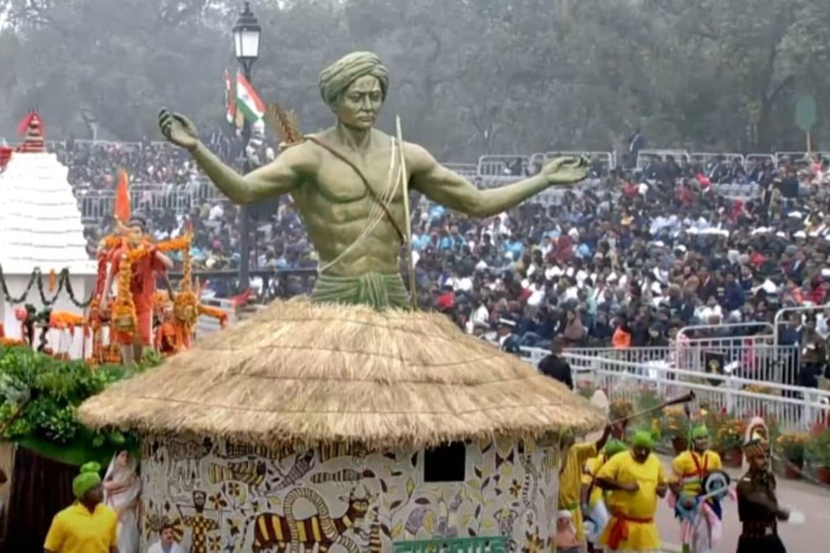 Republic Day 2023: कर्तव्य पथ पर झारखंड की झांकी में दिखी बिरसा मुंडा की झलक, बाबा बैद्यनाथ के हुए दर्शन