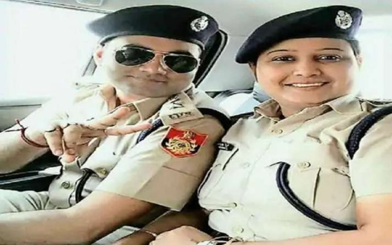 Bihar News : महिला आइपीएस ने पति को पुलिस की वर्दी पहनाकर खींची थी फोटो, अब होगी कार्रवाई