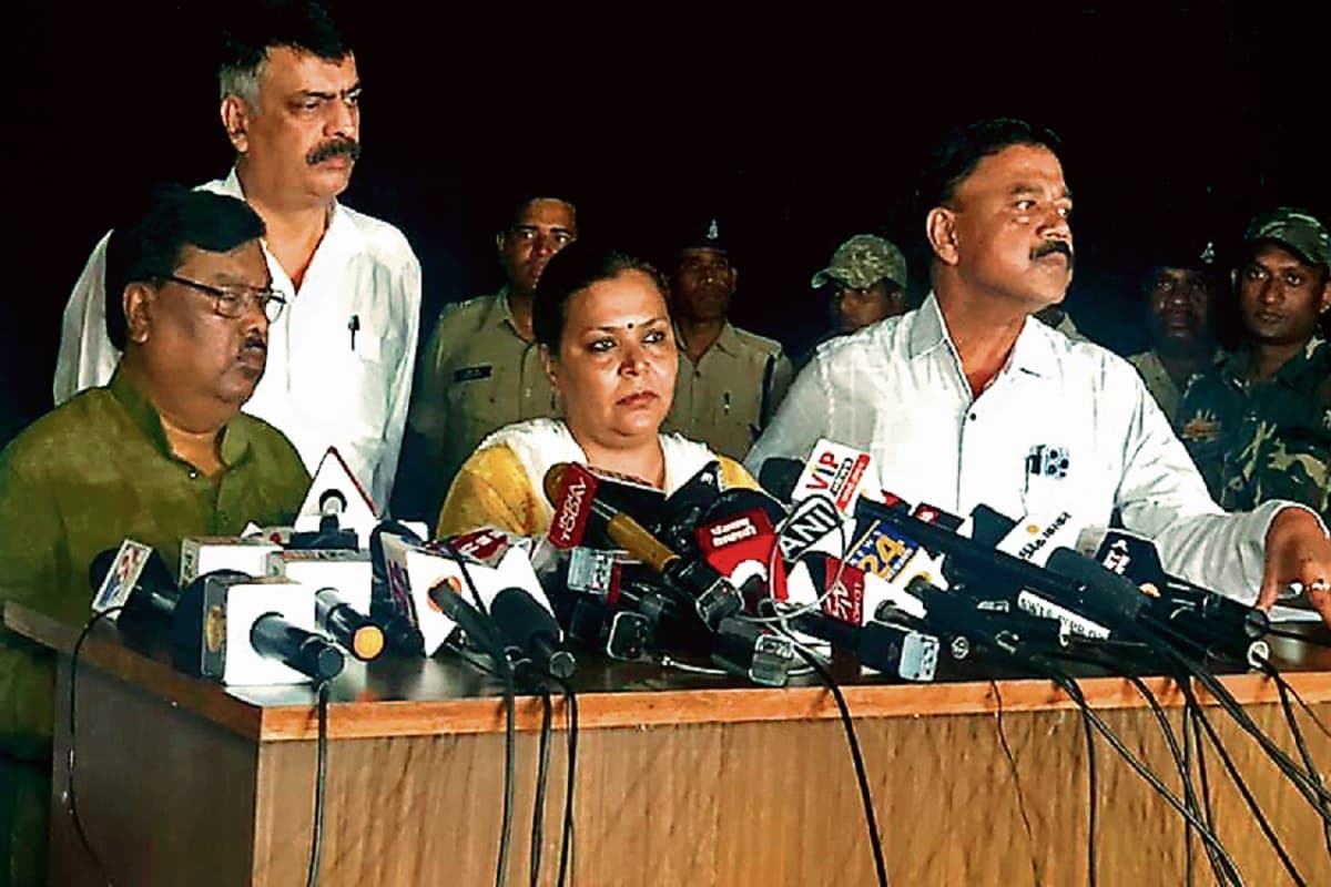 रायपुर के रिजॉर्ट में रह रहे UPA के विधायकों ने बीजेपी पर बोला हमला- जोड़ तोड़ की कोशिश में लगी है पार्टी रायपुर के रिजॉर्ट में रह रहे UPA के विधायकों ने बीजेपी पर बोला हमला- जोड़ तोड़ की कोशिश में लगी है पार्टी