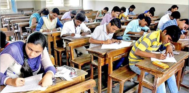 Bihar Board: बिहार मैट्रिक परीक्षा का प्रश्न-पत्र स्टेट बैंक से लीक, परीक्षा रद्द, तीन बैंककर्मी गिरफ्तार