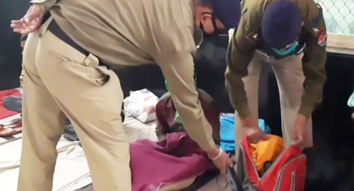 वैशाली ट्रक हादसे के बाद पुलिस ने इलाके में चलाया सघन शराब छापेमारी अभियान, 101 गिरफ्तार