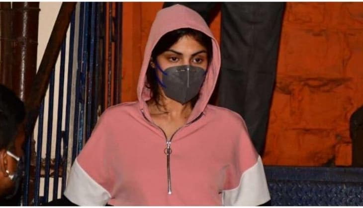 Sushant Singh Rajpoot Case: 20 अक्तूबर तक जेल में ही रहेंगी रिया चक्रवर्ती, अदालत ने बढ़ायी रिमांड