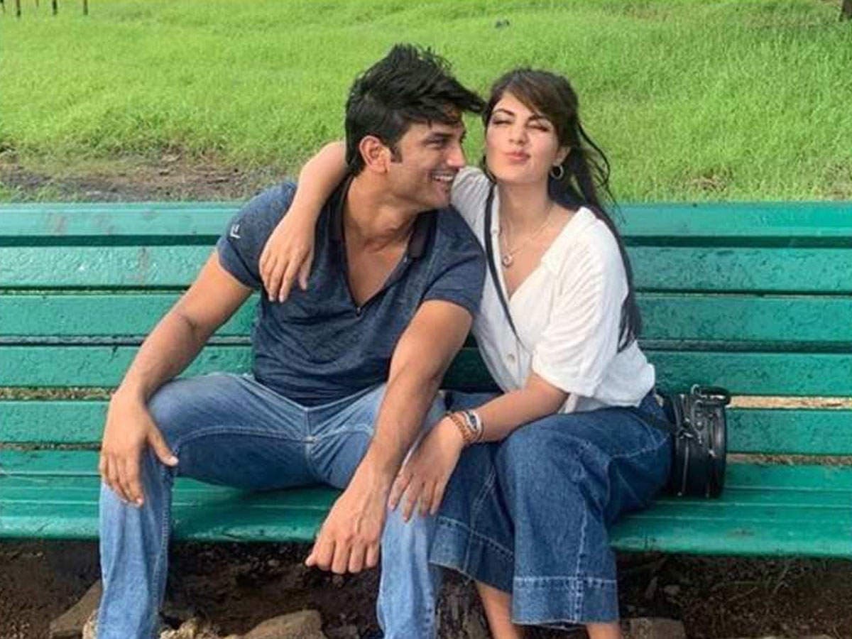 सुशांत-रिया की वॉट्सऐप चैट वायरल, इस वजह से अपनी बहन से नाराज थे एक्टर!