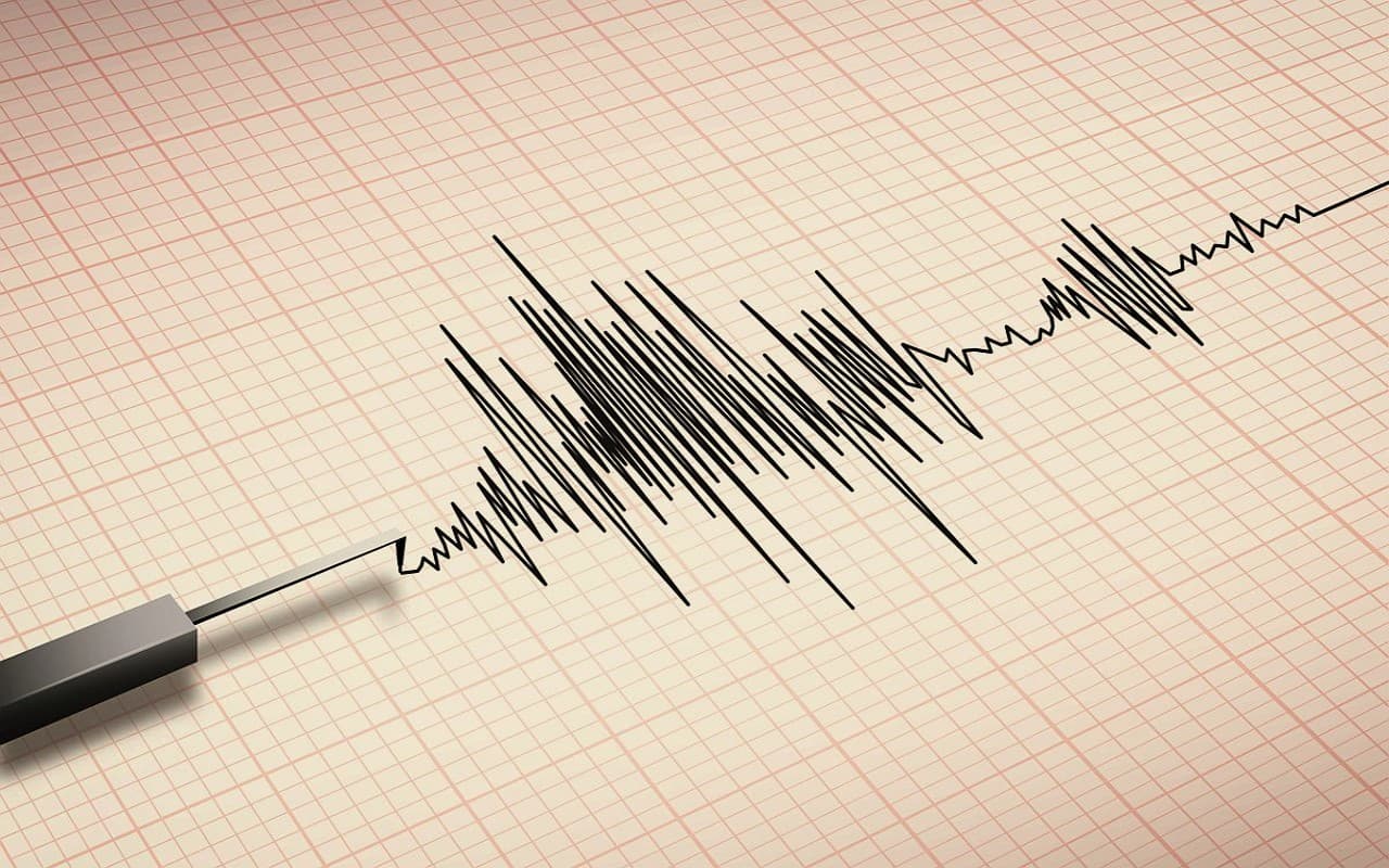 Indonesia Earhquake: एक महीने में दूसरी बार भूकंप के झटके से हिला इंडोनेशिया,  तीव्रता 6.1
