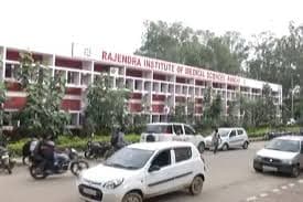 कोरोना के बढ़ते खतरे को देखते हुए रिम्स में डॉक्टर और कर्मचारियों की छुट्टी रद्द