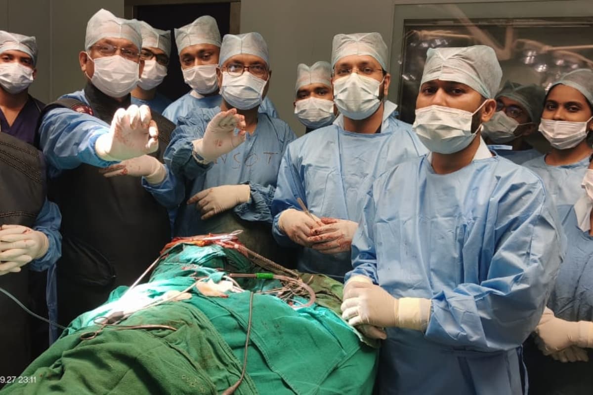 झारखंड: पुलिसकर्मी के बेटे के सिर में लगी थी गोली, सात घंटे ऑपरेशन के बाद रिम्स के डॉक्टरों ने बचायी जान