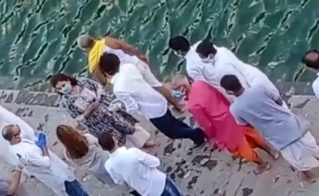 Coronavirus : कनिका के कोरोना संक्रमित होने पर ऋषि कपूर का ट्वीट- 'कपूर' लोगों पे टाइम भारी है