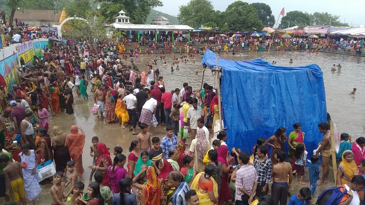 बिहार: मुंगेर के ऋषि कुंड में मलमास मेला पर उमड़ रही भीड़, जानिए ट्रेन व सड़क मार्ग से कैसे जा सकते हैं..