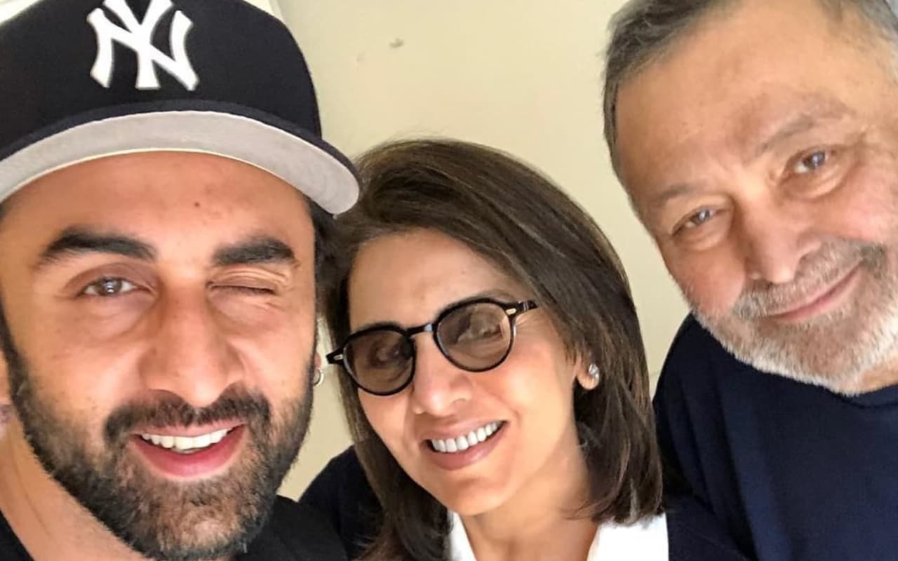 Rishi Kapoor Death Anniversary: नीतू कपूर ने यूं याद किया ऋषि कपूर को, रणबीर कपूर बोले- किसी व्यक्ति के...