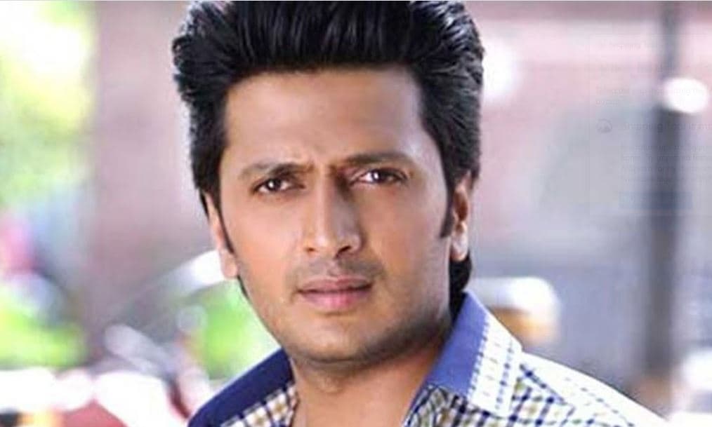 मिठाइयों की रेट लिस्ट पोस्ट करने पर यूजर ने रितेश देशमुख को किया ट्रोल, एक्टर ने दिया करारा जवाब