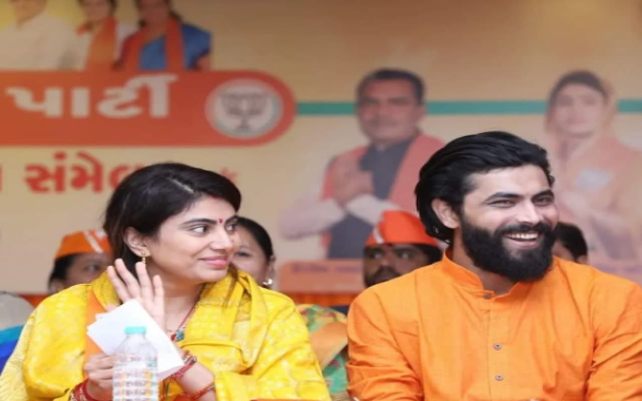 Rivaba Jadeja Results : 'हैलो MLA', पत्नी रिवाबा की जीत के बाद पति रविंद्र जडेजा का ट्वीट वायरल