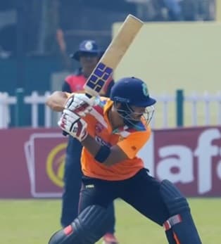 वर्ल्ड कप के बीच इस भारतीय खिलाड़ी ने बल्ले से मचाई तबाही, टी20 में ऐसा करने वाले पहले बल्लेबाज बने