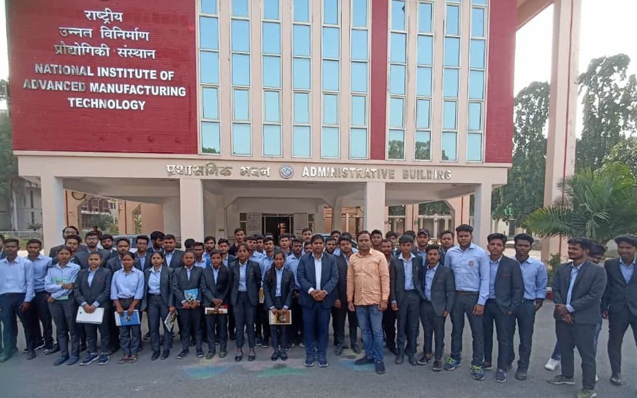 आरकेडीएफ विश्वविद्यालय के छात्रों को दी गई एडवांस्ड मैन्युफैक्चरिंग टेक्नोलॉजी की जानकारी