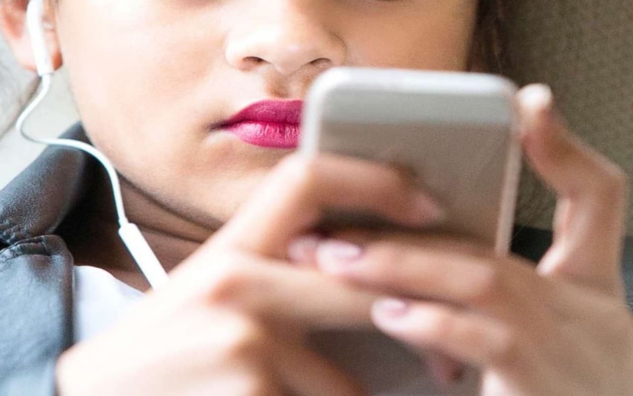 National Youth Day: इन चीजों के दीवाने हैं आज के युवा, फिटनेस से लेकर शौक के सामान शामिल