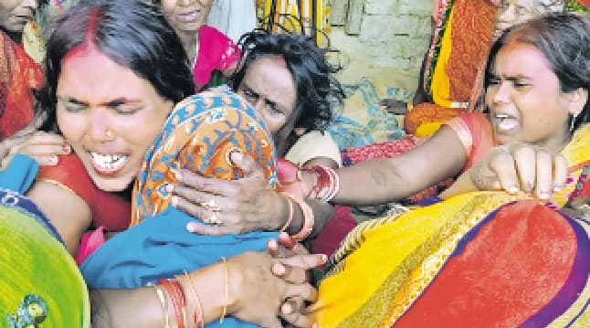 मुजफ्फरपुर में स्कॉर्पियो व ट्रैक्टर में भीषण टक्कर, 12 लोगों की मौत