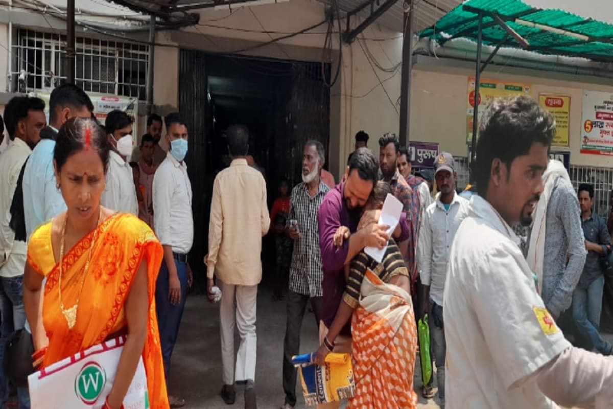 झारखंड : मातम में बदला शादी का माहौल, विवाह में शामिल होने जा रहे दुल्हन के मामा समेत 2 की सड़क हादसे में मौत