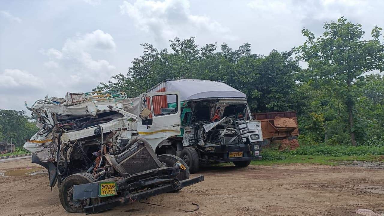 Jharkhand News: झारखंड में सड़क हादसे में हवलदार की मौत, वाहन जांच के दौरान तेज रफ्तार गैस टैंकर ने कुचला