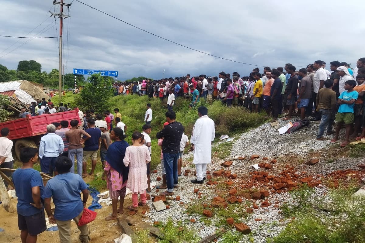 Jharkhand News : रांची के बुंडू में सड़क हादसा, तीन छात्राओं की मौत, एक छात्रा की हालत नाजुक