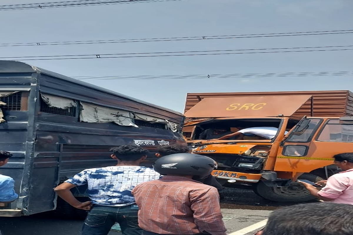 झारखंड: ईद की ड्यूटी खत्म कर लौट रहे थे पुलिसकर्मी, कंटेनर व पुलिस वाहन में टक्कर से 1 जवान की मौत, 10 घायल