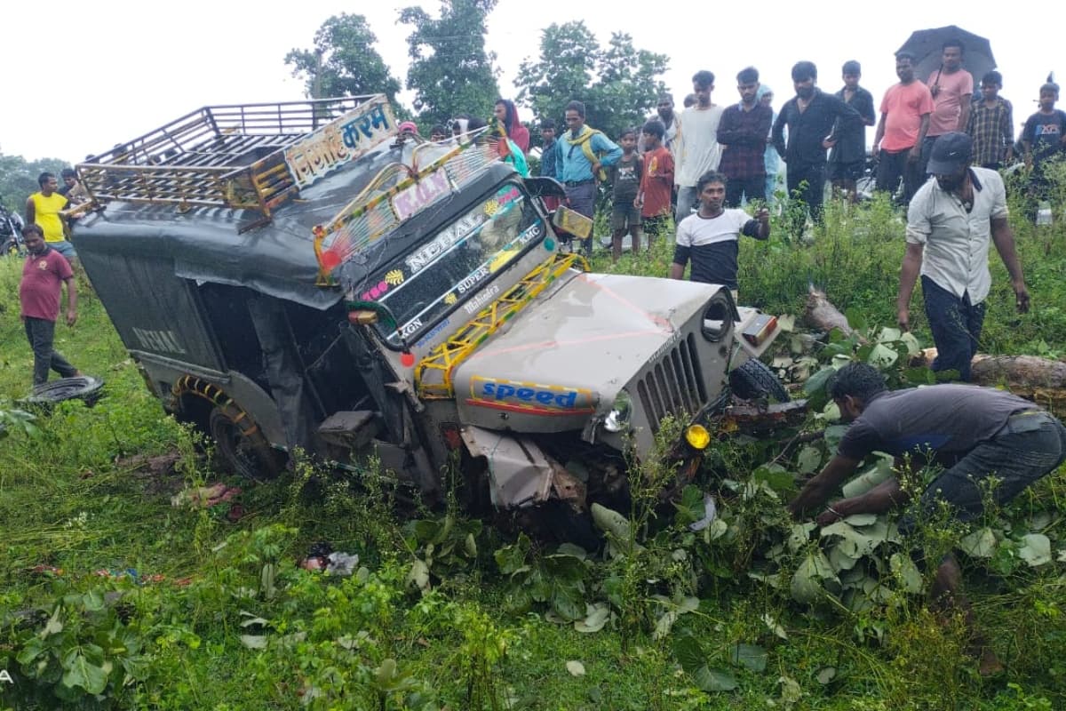 झारखंड: रांची के सिकिदिरी इलाके में सड़क हादसा, दो वाहनों की टक्कर में पांच लोग घायल, एक की हालत गंभीर