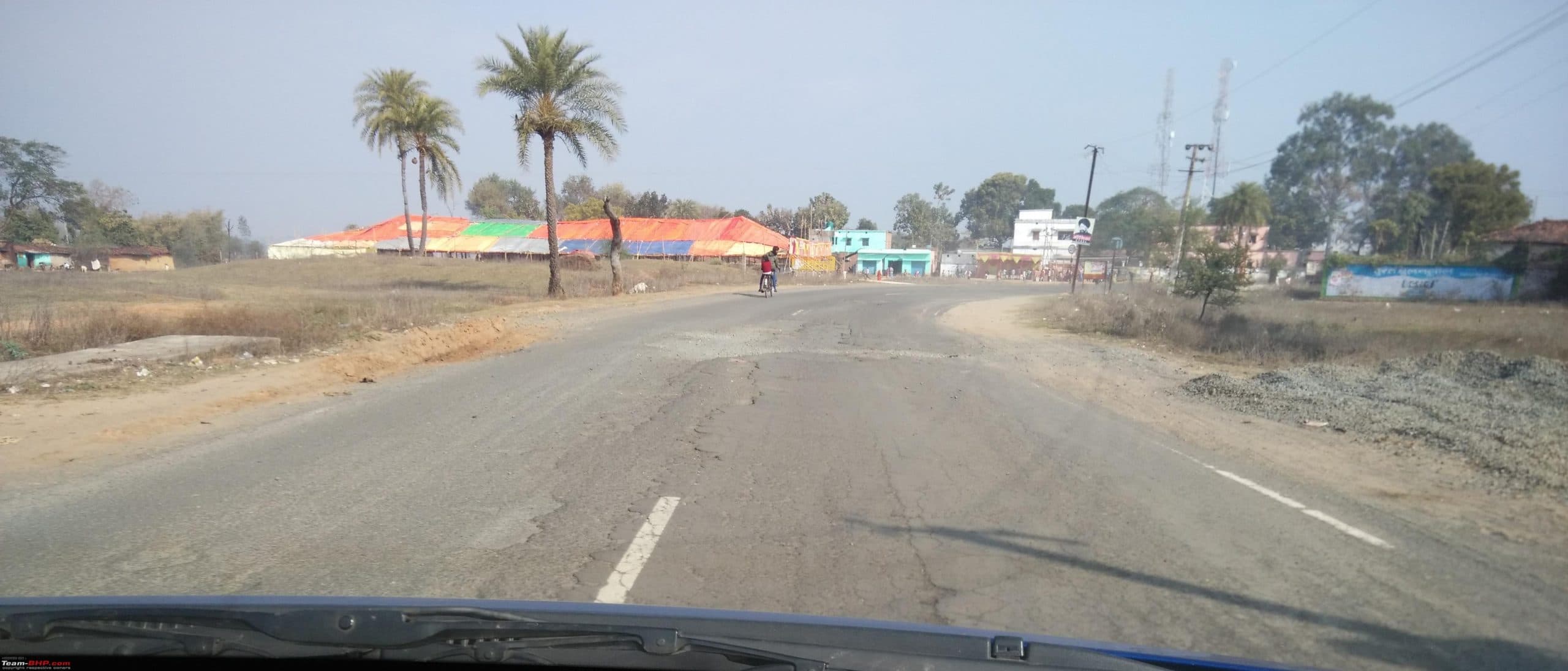 झारखंड के गांवों में सड़कें बनाने का टेंडर ले रहे दूसरे राज्य के ठेकेदार, स्थानीय बाहर