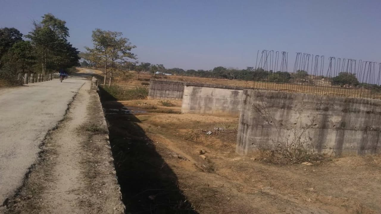 झारखंड पंचायत चुनाव : 10 साल में मात्र 20 KM बनी गुमला के बसिया-सिसई प्रखंड की सड़क, बना चुनावी मुद्दा